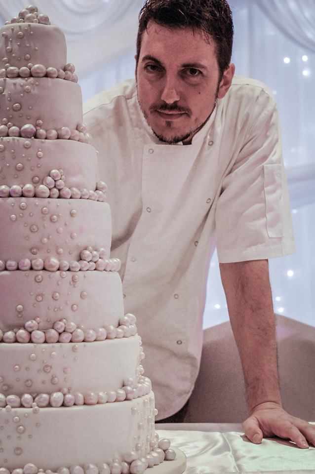Братът на Владо Карамазов прави тортата за сватбата на Меган и Хари