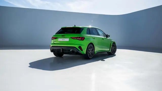 Audi RS3 дебютира с познат двигател и нова визия