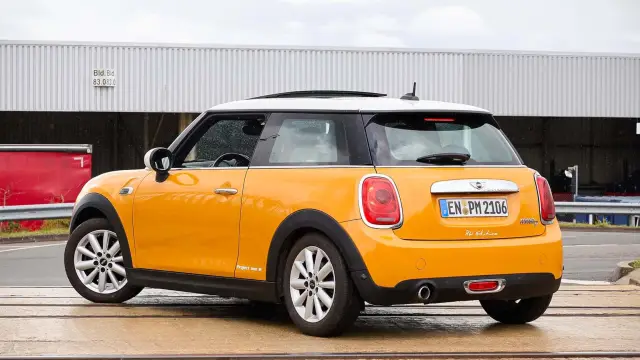 Германец измина над 1 милион километра с трицилиндров Mini Cooper