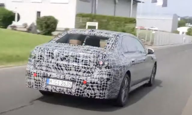  BMW тества електрическата 7 Series (ВИДЕО) 