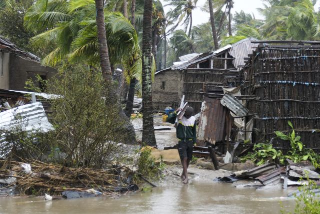 Деветдесет и девет загинали след опустошителния тропически циклон в Малави