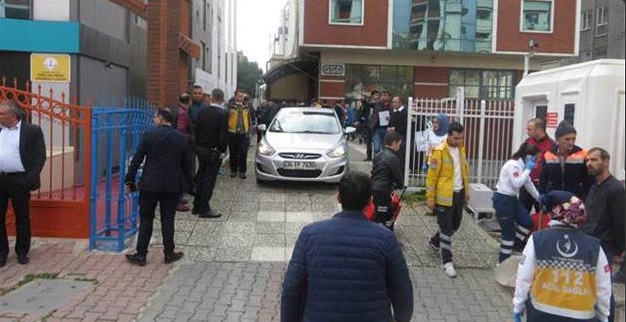Експлозии разтърсиха два квартала на Истанбул