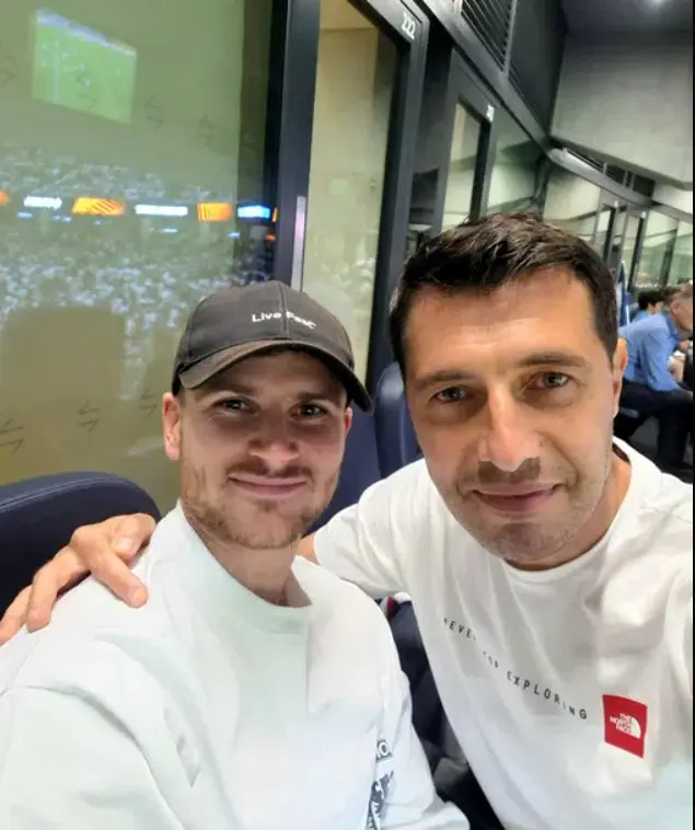 Божинов изпрати вино на Левски на някогашен национал на Англия