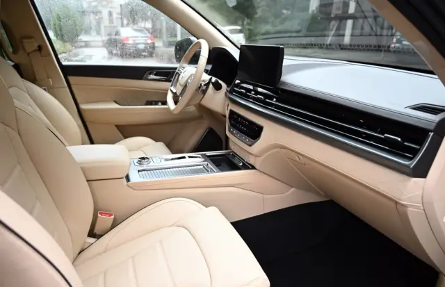 Новата кола на Симеон Сакскобургготски