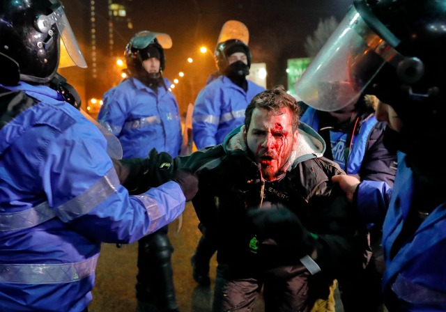 Румъния се надигна! Най-големият протест от 25 години (ВИДЕО)