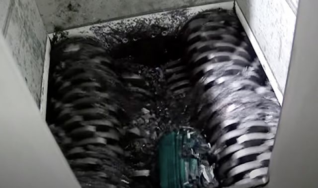  Вижте по какъв начин VW рециклира акумулатори (ВИДЕО) 