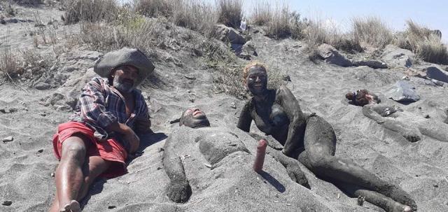  Орхан Мурад със СНИМКА на големия си член на плажа 