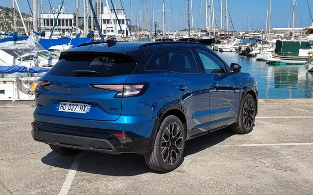 Тествахме новото Renault Austral (вижте и цените му у нас) | интерФакти.БГ Тествахме новото Renault Austral (вижте и цените му у нас)