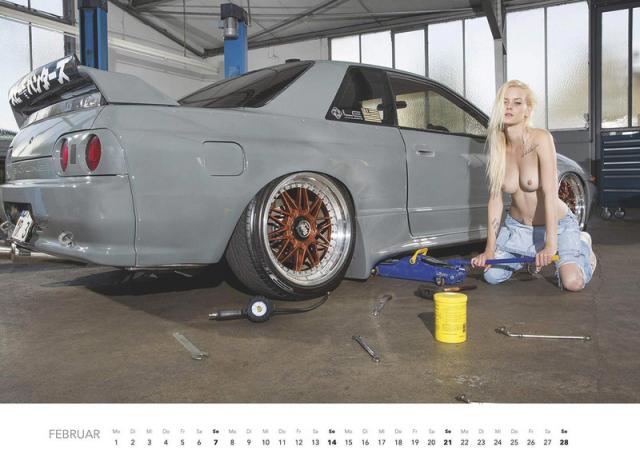  Мечтата на механика: голи девойки в автосервиз (Снимки 18+) 