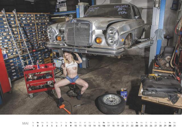  Мечтата на механика: голи девойки в автосервиз (Снимки 18+) 