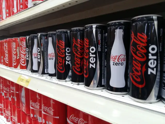 Диетичните безалкохолни питиета повреждат мозъка