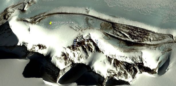 Тайнствен монолит се показа изпод ледовете на Антарктида (ВИДЕО)