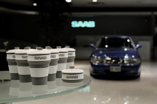 Дилър на Saab отказва да изостави клиенти повече от десетилетие след смъртта на марката (ВИДЕО)