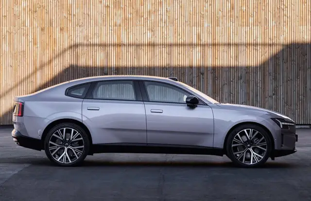 У нас един дойде един от най-сигурните коли, създавани в миналото. Вижте и какъв брой коства новото Volvo ES90