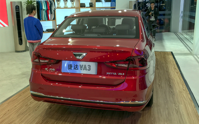 Евтината Jetta или как VW тръгва по стъпките на Dacia