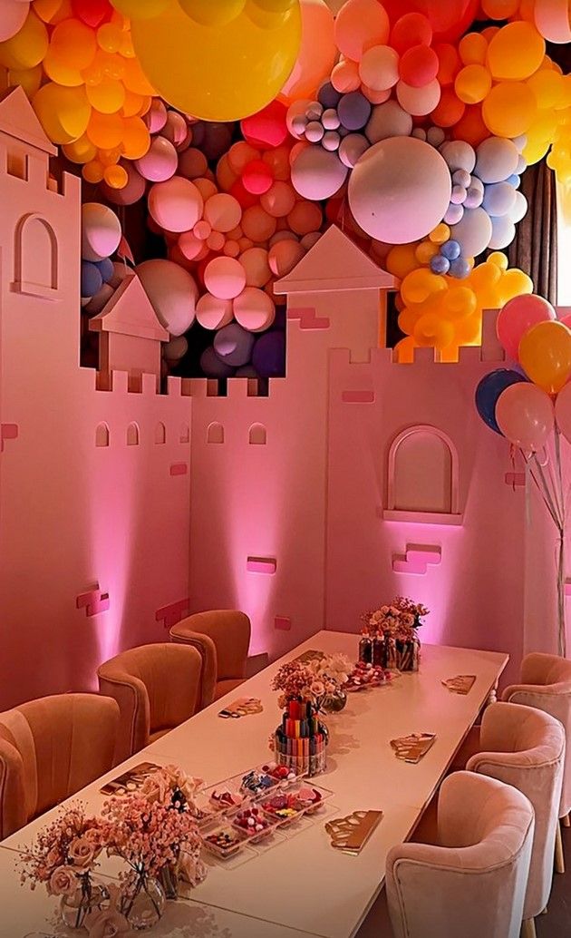  Кайли Дженър и 