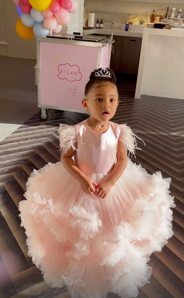  Кайли Дженър и 