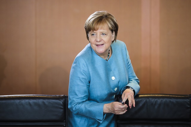 И Меркел излиза във ваканция
