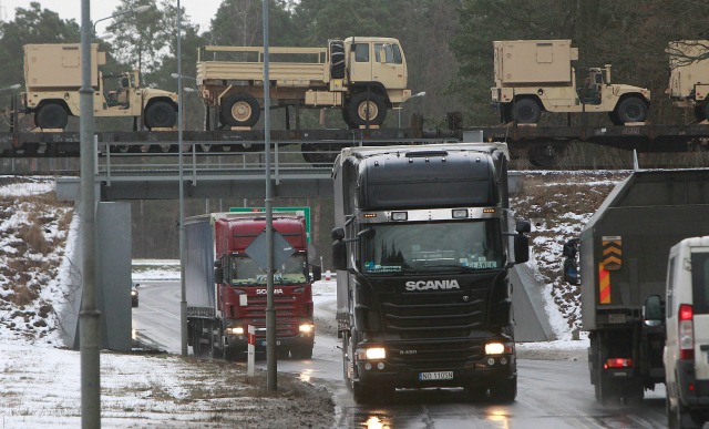 Вижте как транспортират US танковете в Полша
