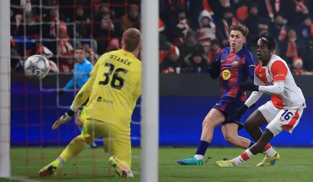 Барселона стигна до доста скъпа победа и ще води борба до последно за топ 8