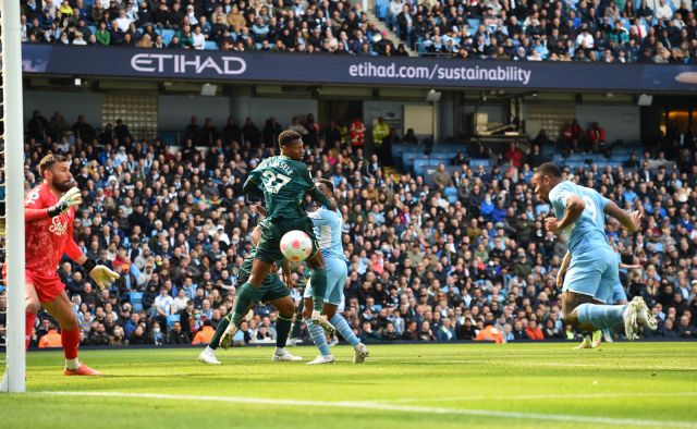  Манчестър Сити усили преднината си на върха пред Ливърпул след 5:1 против Уотфорд 