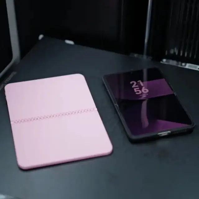 Появиха се първи макети на сгъваемия iPhone