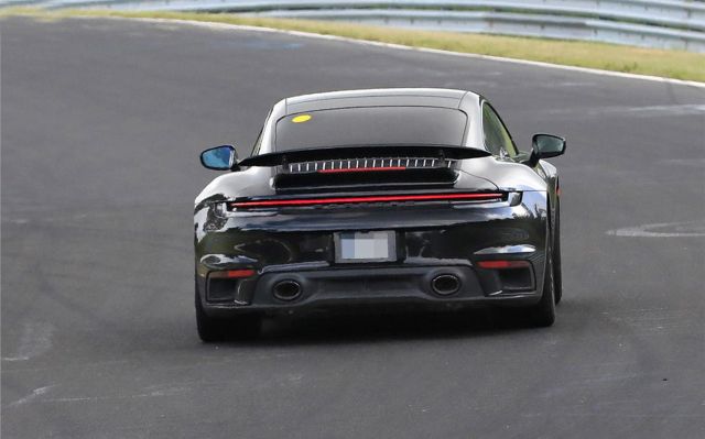 Porsche тества хибридна "911-ка" на Нюрбургринг