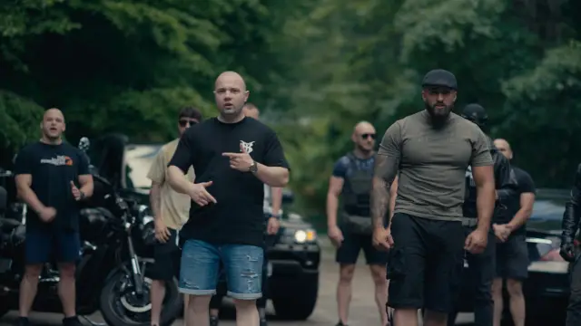  Симеон Петков от „ Източен блок “ пред ФАКТИ: От бокса през музиката това е пътят на новата ни ария „ Знам “ 