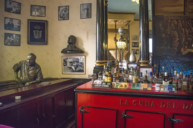 Вижте любимия бар на Хемингуей в Хавана (ВИДЕО)