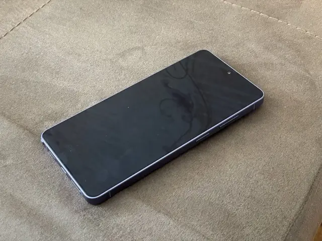 Тествахме Samsung Galaxy S26 Ultra - смартфонът, който мисли вместо вас