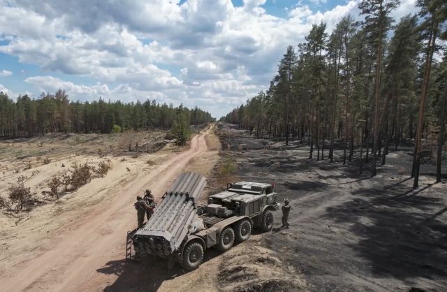 Украинската армия заповяда на общинските работници да напуснат Авдеевка в Донецка област