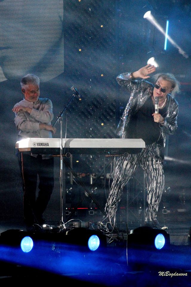 Модно шоу и най-известният български певец Васил Найденов с уникален спектакъл в сърцето на София (СНИМКИ)