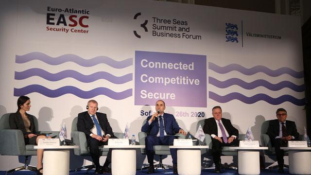 България трябва да е активна страна в инициативата „Три морета“