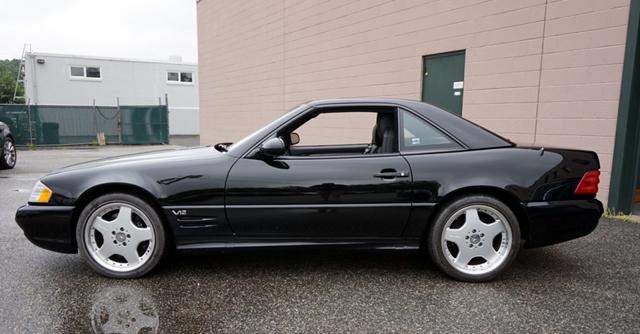  Mercedes-Benz продава чисто нов SL600 на 19 години 