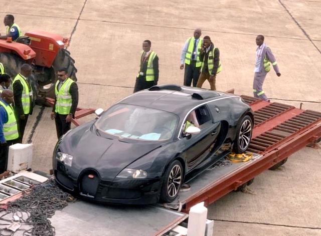  Пращат под пресата Bugatti на замбийски наркобарон 