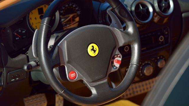 Продава се Ferrari, принадлежало на Доналд Тръмп