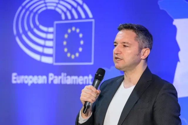 Кристиан Вигенин към възпитаници: Бъдете транспарантни в дейностите си, корупция не се прощава