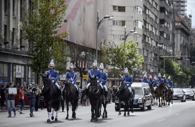Румъния отдаде последна почит на своята некоронована кралица