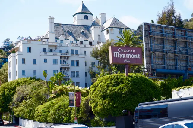  Тайният живот на най-загадъчния хотел в Холивуд - трупове, секс кавги и диви празненства 