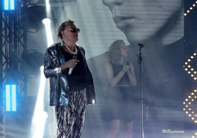 Модно шоу и най-известният български певец Васил Найденов с уникален спектакъл в сърцето на София (СНИМКИ)