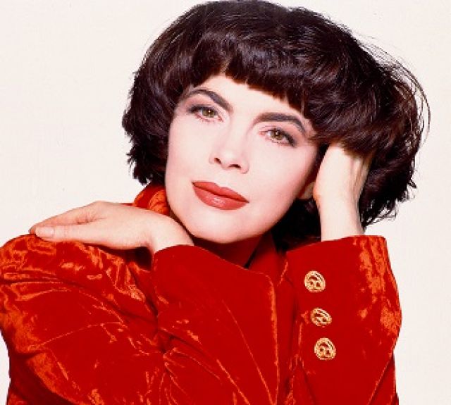 Френската певица Мирей Матийо разказа за отношенията си с Путин | ФАКТИ.БГ Френската певица Мирей Матийо разказа за отношенията си с Путин