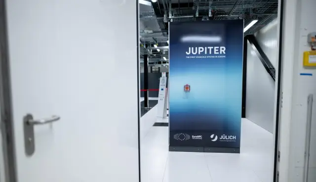 Германия пуска най-бързия суперкомпютър в Европа