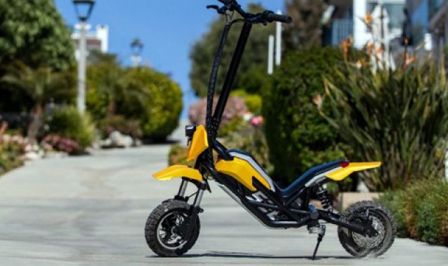 Евтин скутер за града и за извънградско (ВИДЕО)