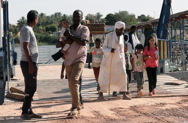 Битките в Судан нямат край, суданците намират убежище в лагери в Чад