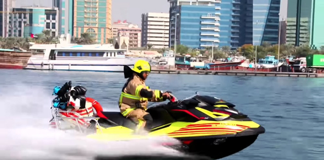 Водни джетбордове за пожарната в Дубай