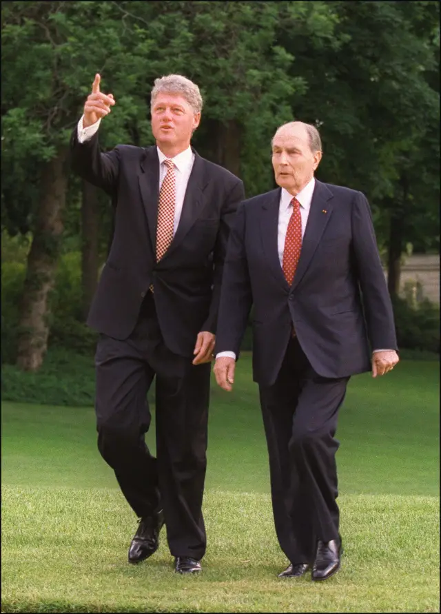 8 януари 1996: Бившият президент на Франция Митеран умира от рак на простата