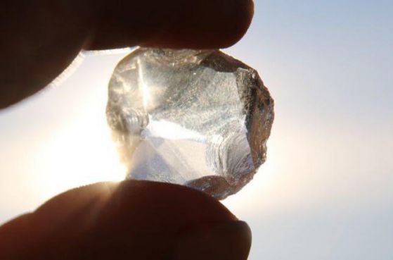 Странен лед, заключен в диамант, е намерен дълбоко под земята