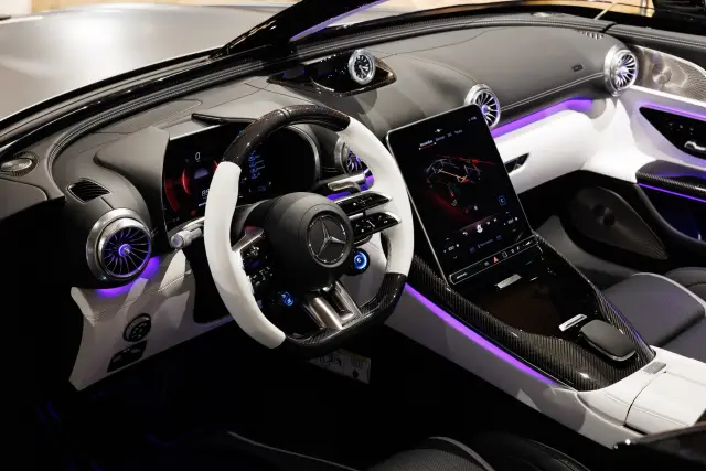 В софийския шоурум на Силвър Стар вече блести Mercedes-AMG PureSpeed