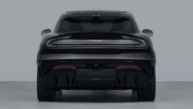 "Ferrari-то за бедни" на Xiaomi вече разполага с близо 1000 к.с. и може да сложи Purosangue в задния си джоб