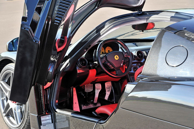 Историята на едно бандитско Ferrari Enzo
